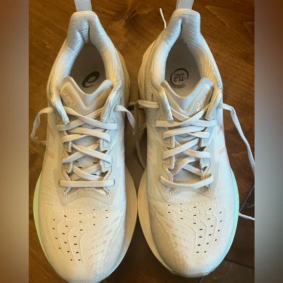 ASICS Women's novablast 4 off white shoes - Picture 3 of 10